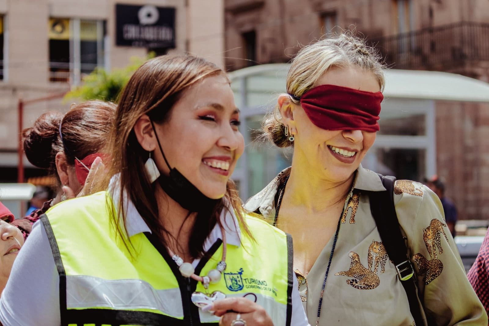 Impulsan turismo inclusivo con programas accesibles para personas sordas