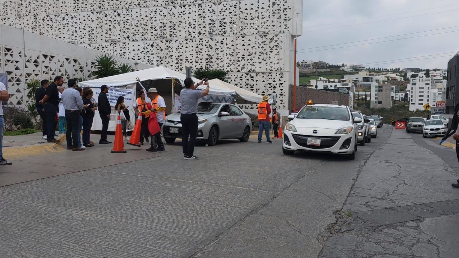 Trabajadores del Poder Judicial de Zacatecas se manifiestan en SLP contra reforma judicial