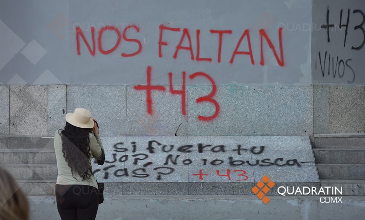 AMLO plantea recompensas para quien aporte datos del caso Ayotzinapa