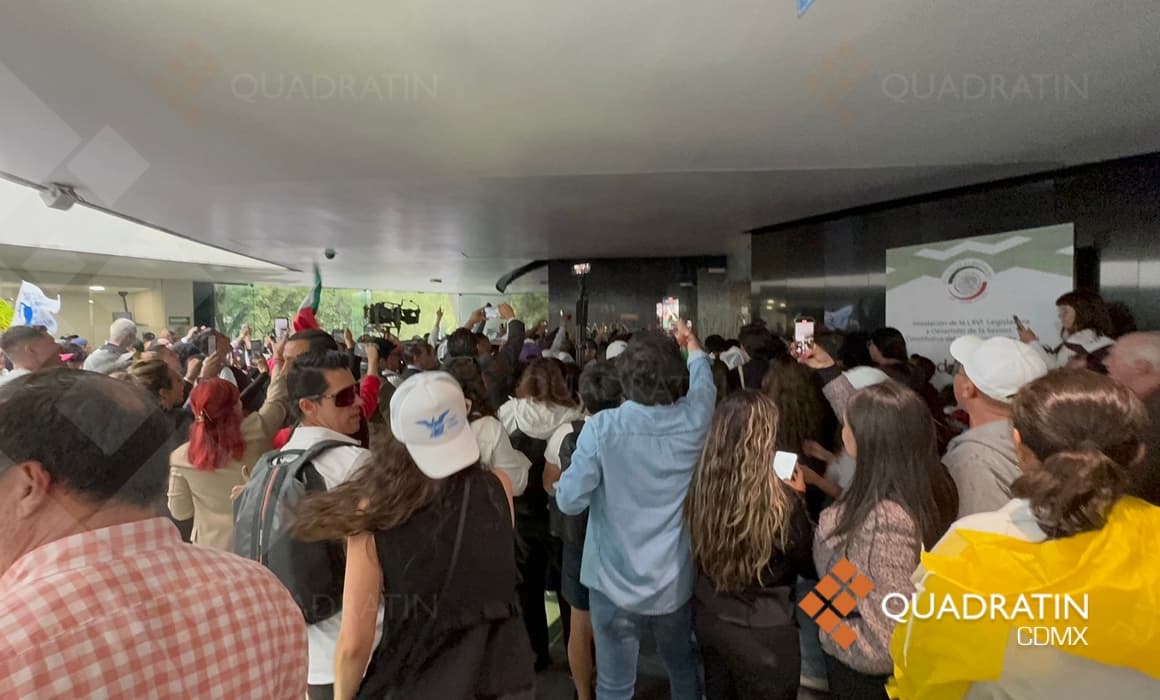 Receso indefinido en Senado, ante caos por portazo de manifestantes