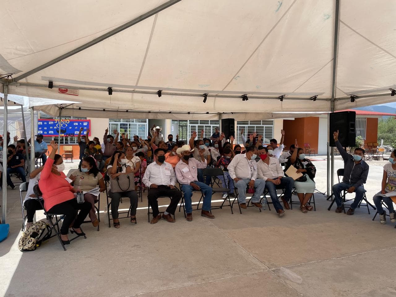 Critica líder triqui reformas y consultas a los pueblos originarios