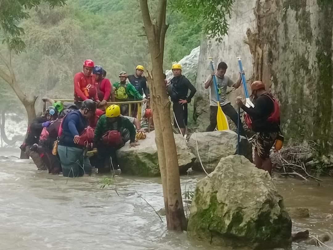 Ordenan clausura de tirolesa tras accidente en cascada de Micos