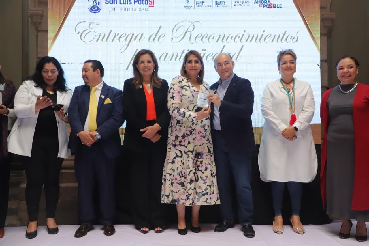 Brinda Ayuntamiento mejoras laborales para sus trabajadores
