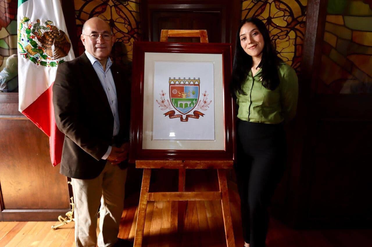 Presentan el nuevo escudo de armas de la delegación La Pila