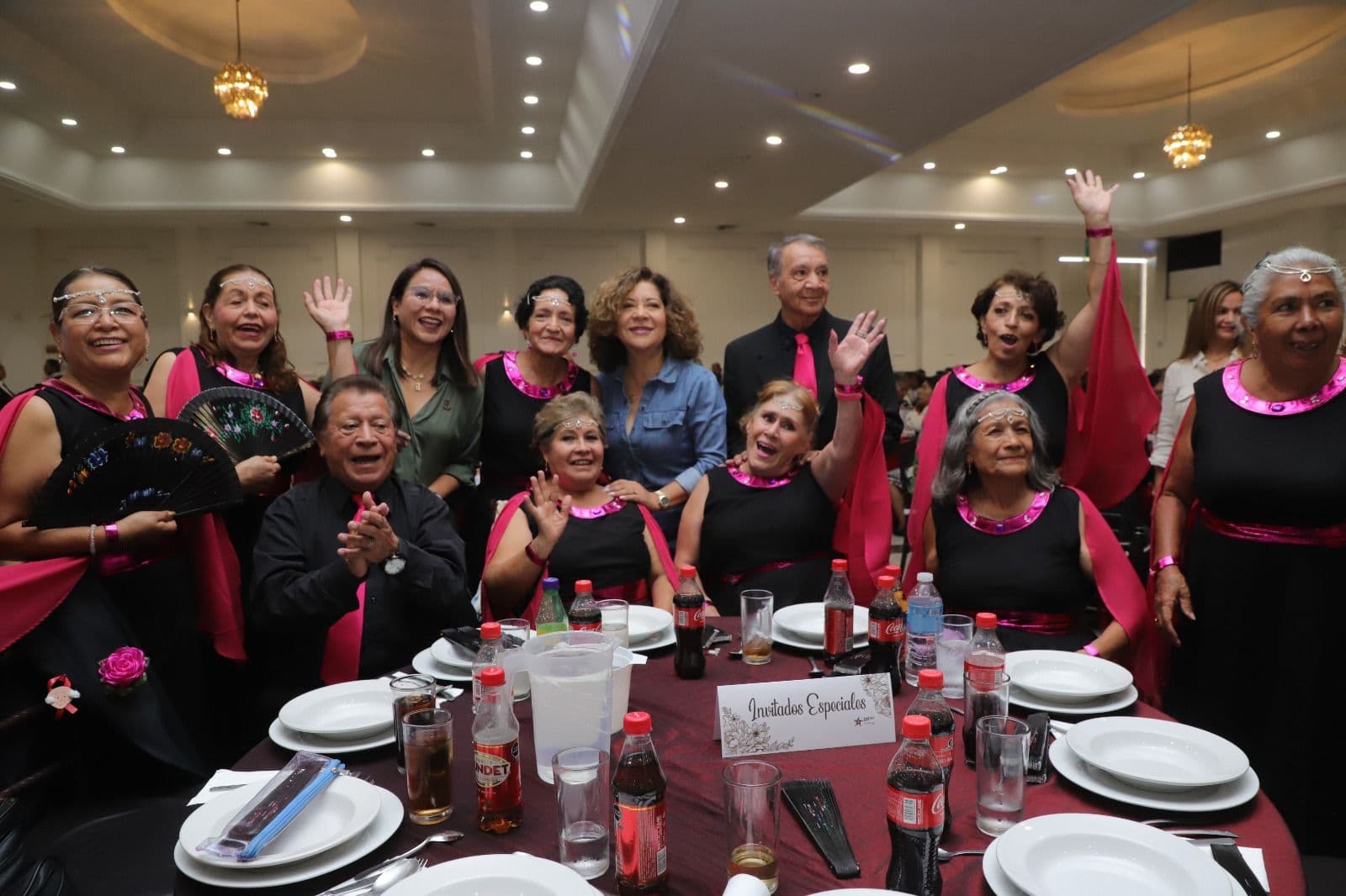 Abuelitos del DIF expresan su agradecimiento al Ayuntamiento capitalino