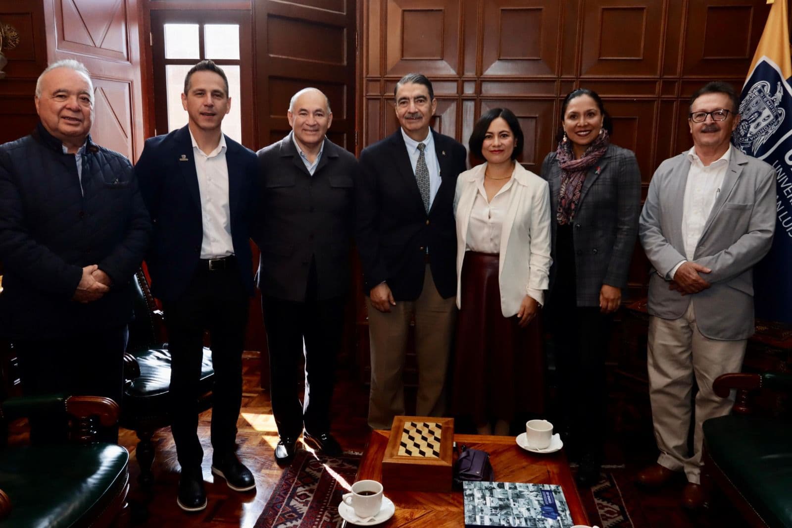 Enrique Galindo da la bienvenida a investigadores de Harvard