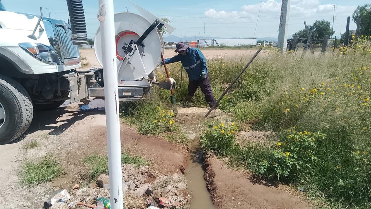 Desazolve en Delegación La Pila mejora condiciones de vida en comunidades