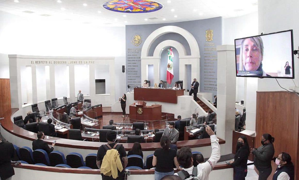 Piden a diputados de SLP renunciar a 92 mil pesos de gasolina