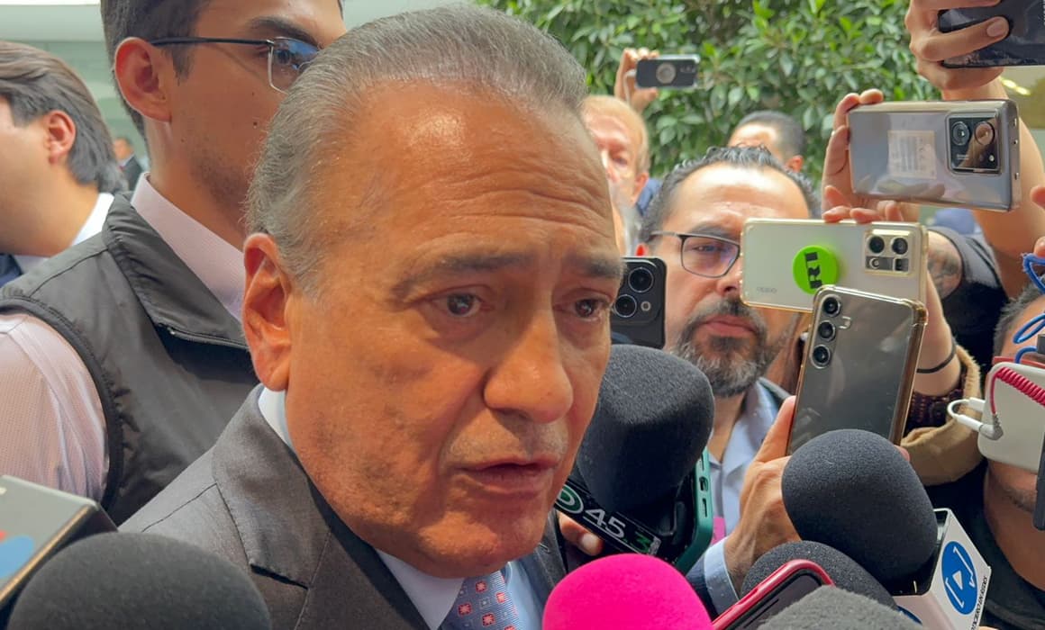 Decide Manlio separarse del PRI