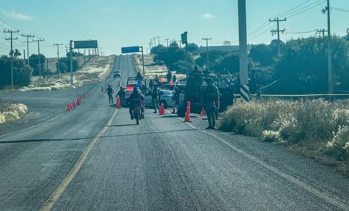 Dejan 5 cuerpos en carretera SLP- San Juan de los Lagos