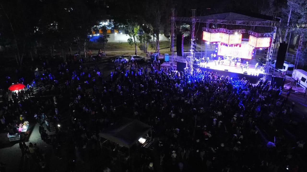 Con recursos de origen desconocido se organizan fiestas en Villa de Pozos