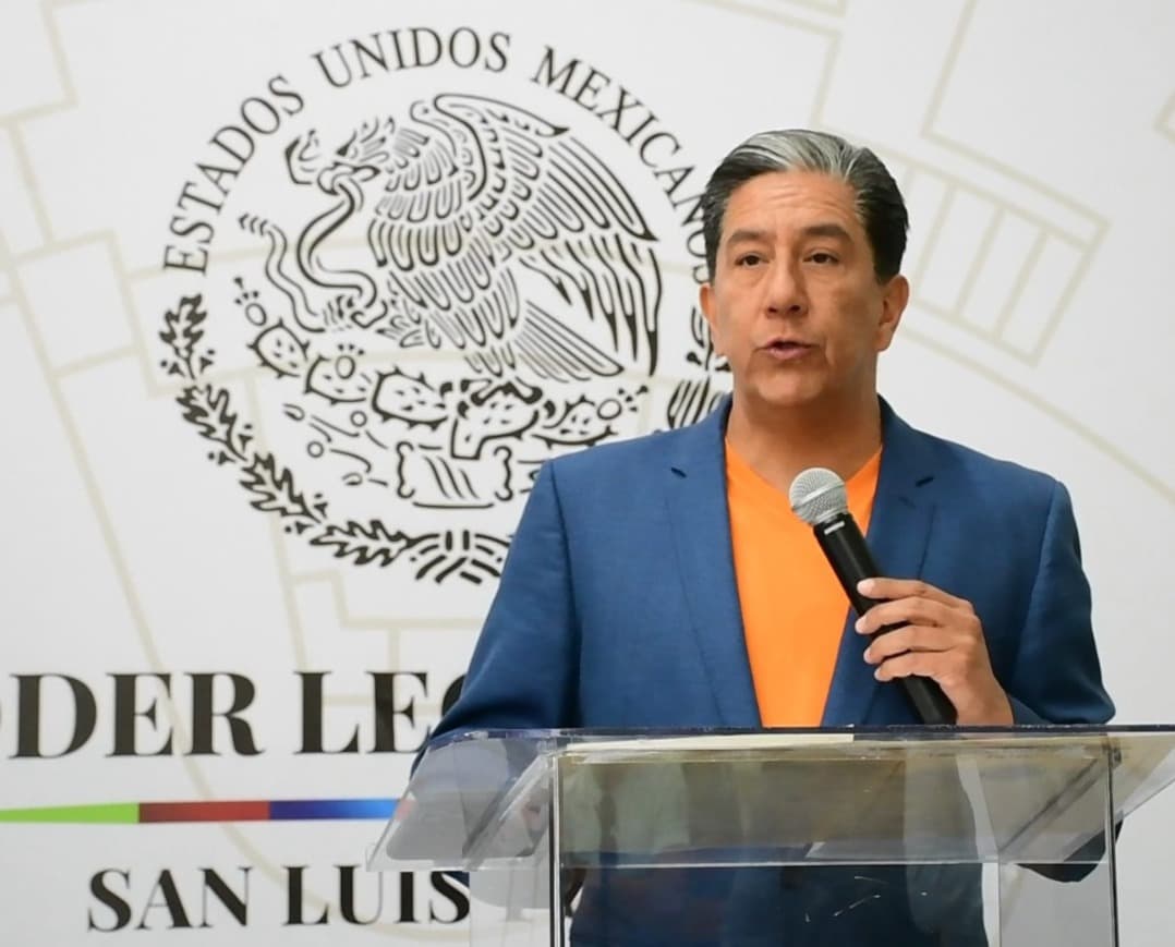 Líder de MC, Marco Gama, se desmarca de su suplente Jorge Luis Díaz