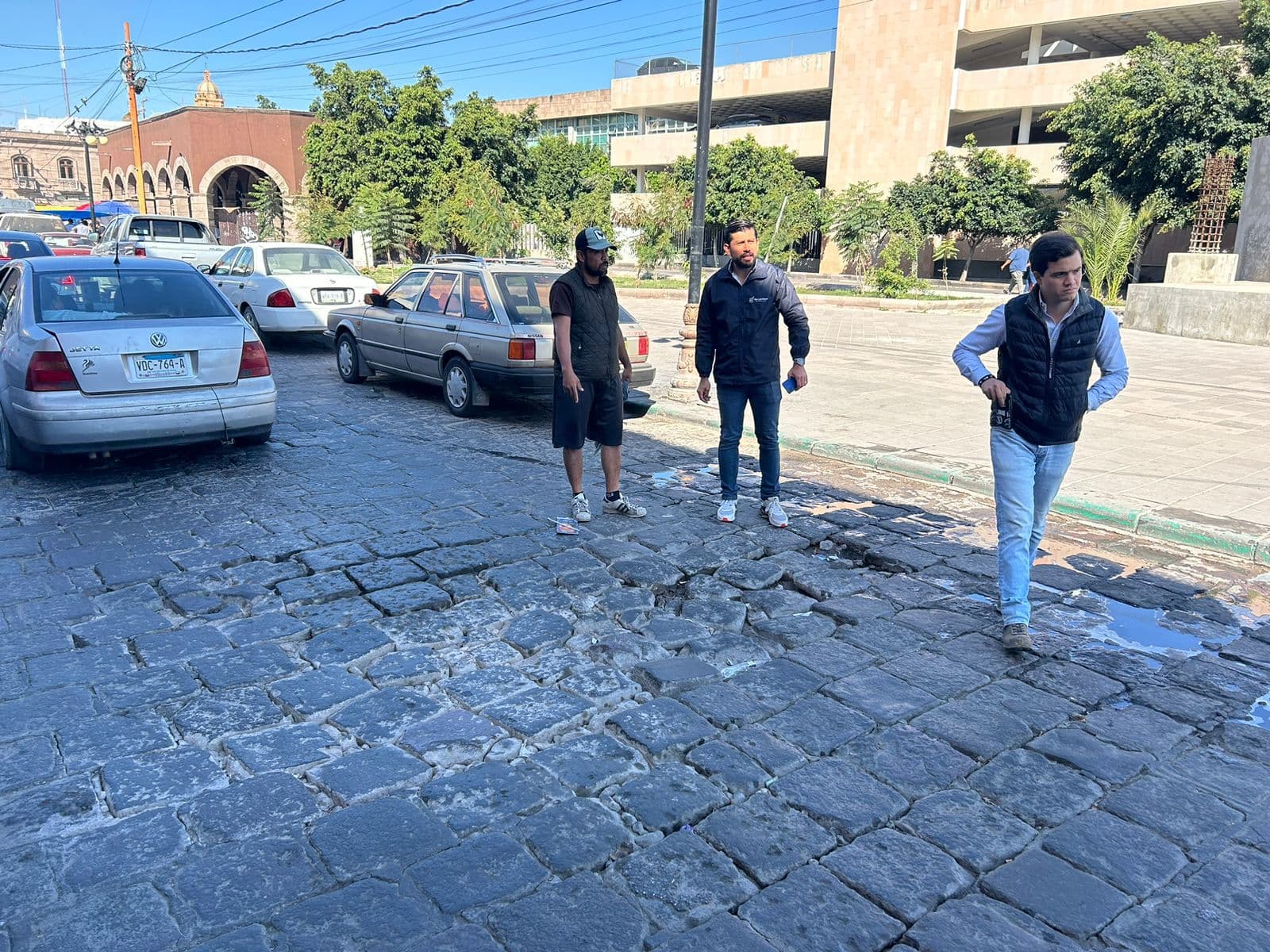 Centro Histórico recibe mejoras con reparación de calle Los Bravo