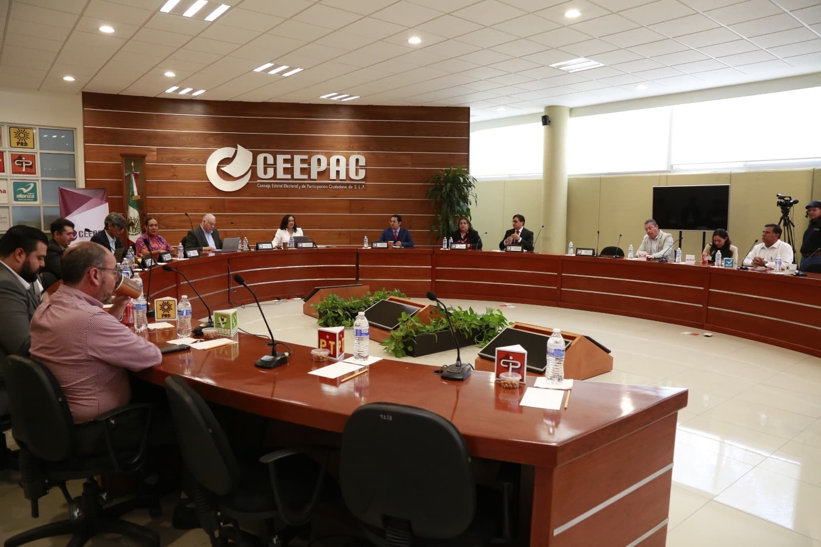Da más de la mitad de su presupuesto Ceepac a partidos políticos