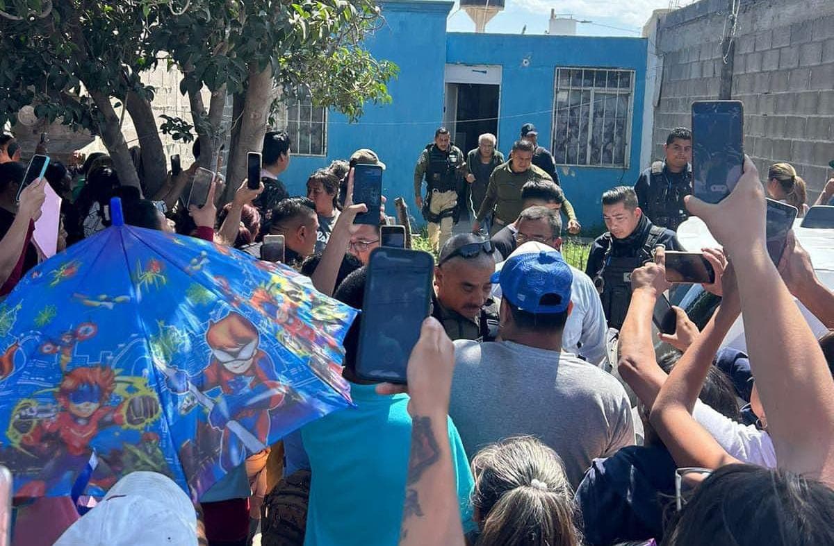 Acusan a anciano de secuestro e intentan lincharlo en la capital potosina
