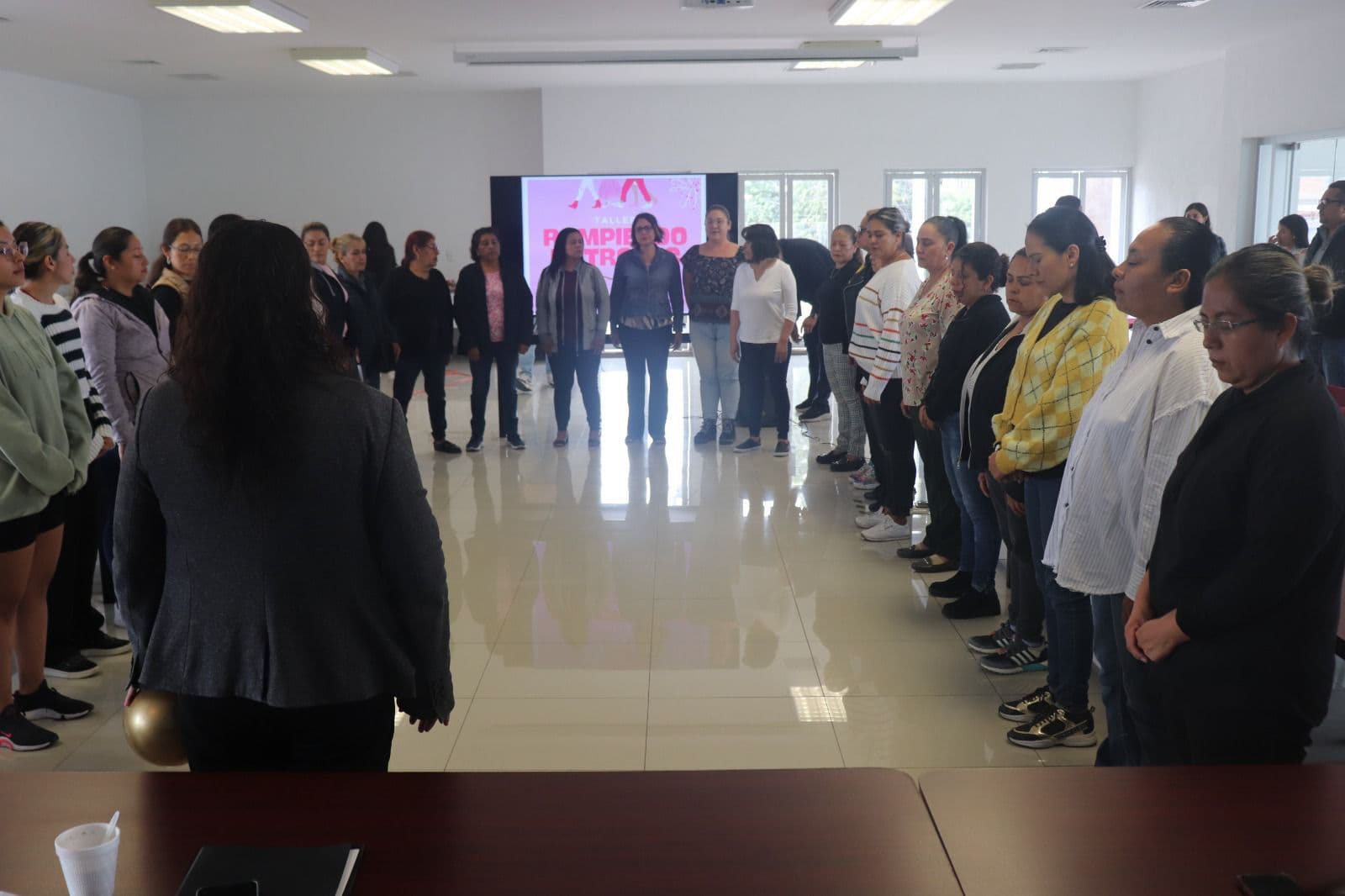 Comienza taller para mujeres Rompiendo Patrones del DIF Municipal