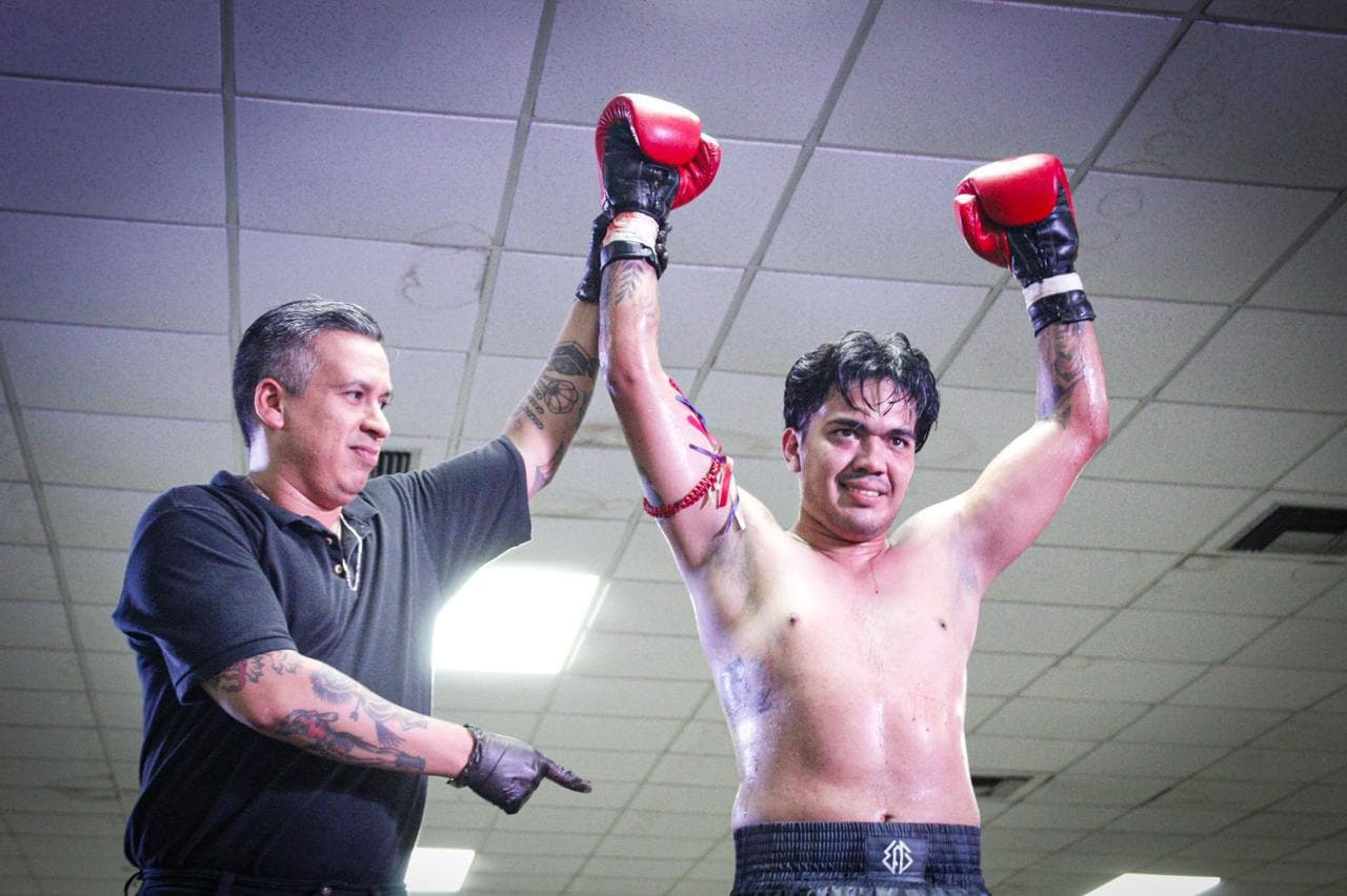 Sergio El Lobo González triunfa en pelea de Muay Thai en Monterrey