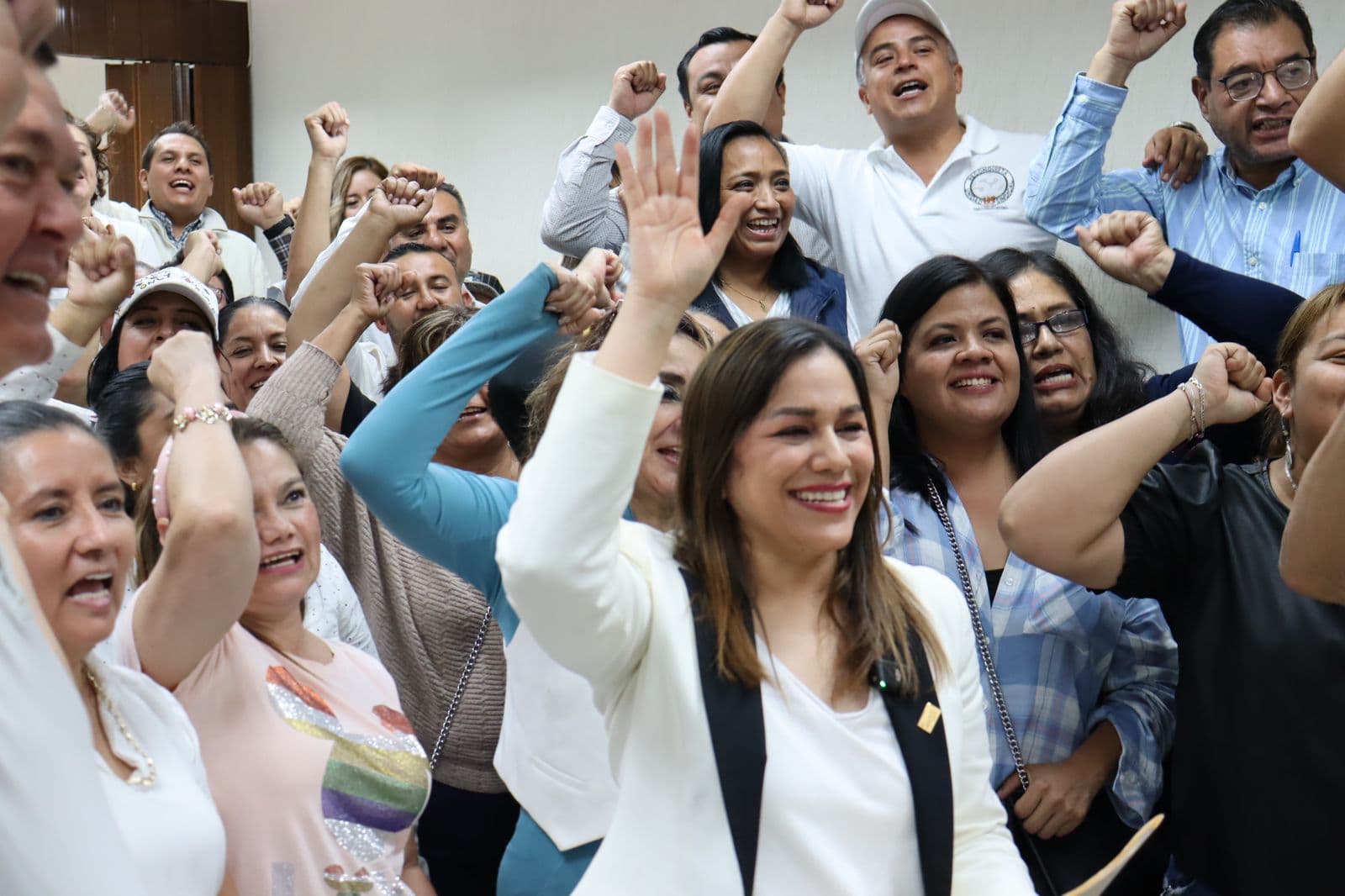 Gana Elizabeth Guerrero dirigencia de sección 52 del SNTE