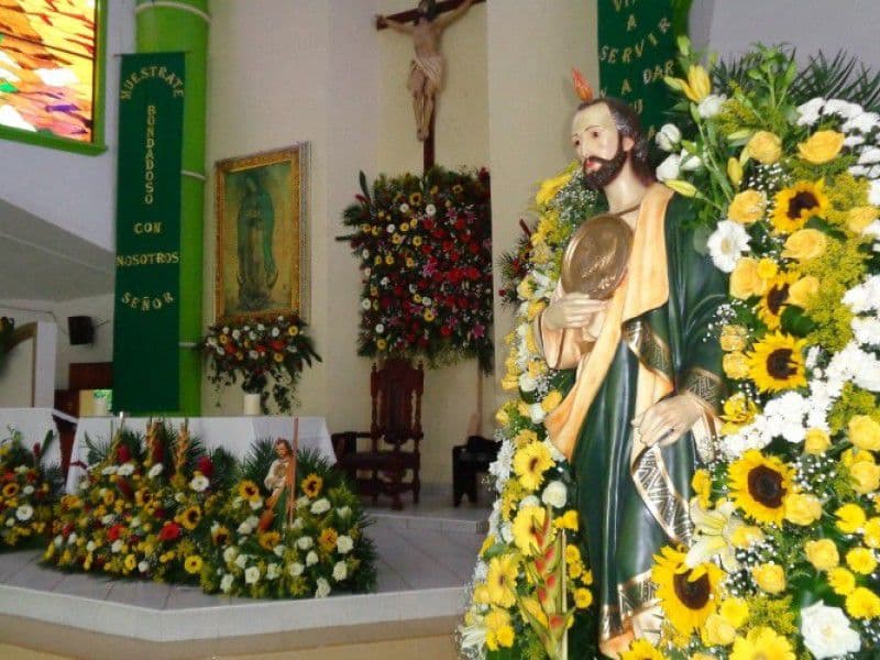 Celebran cientos de potosinos a San Judas Tadeo en su día