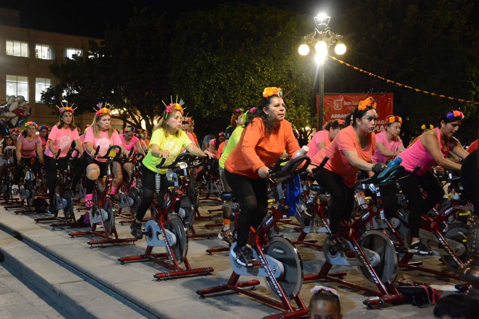 Realiza Deporte Municipal clase masiva de Spinning en el Centro Histórico