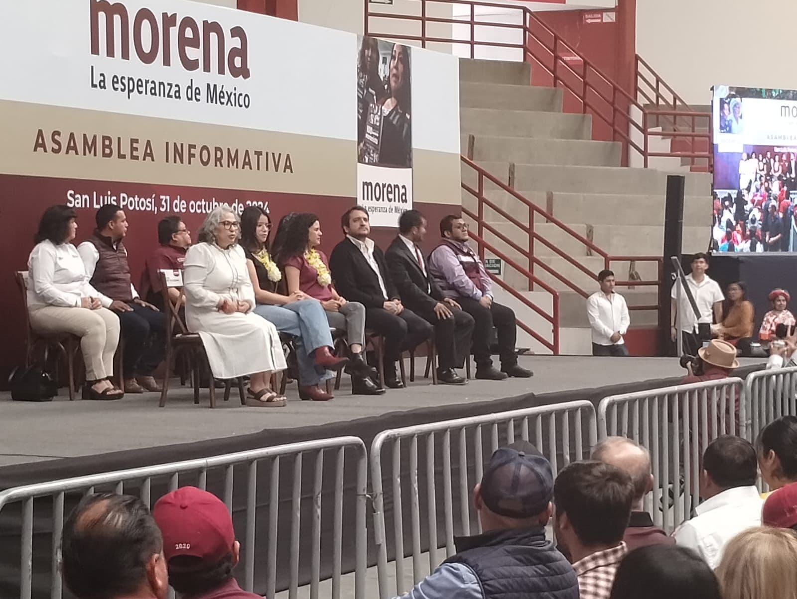 Con simpatizantes acarreados llama Morena a fortalecer partido en el estado