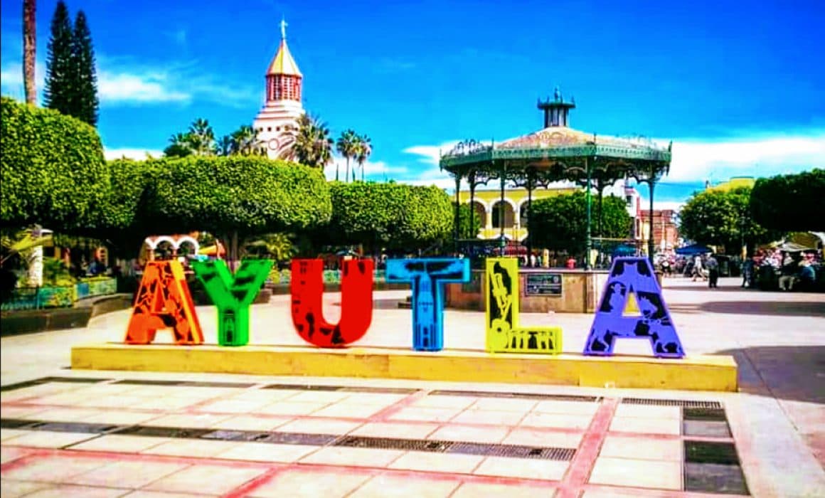 Paraliza la violencia a Ayutla, Guerrero
