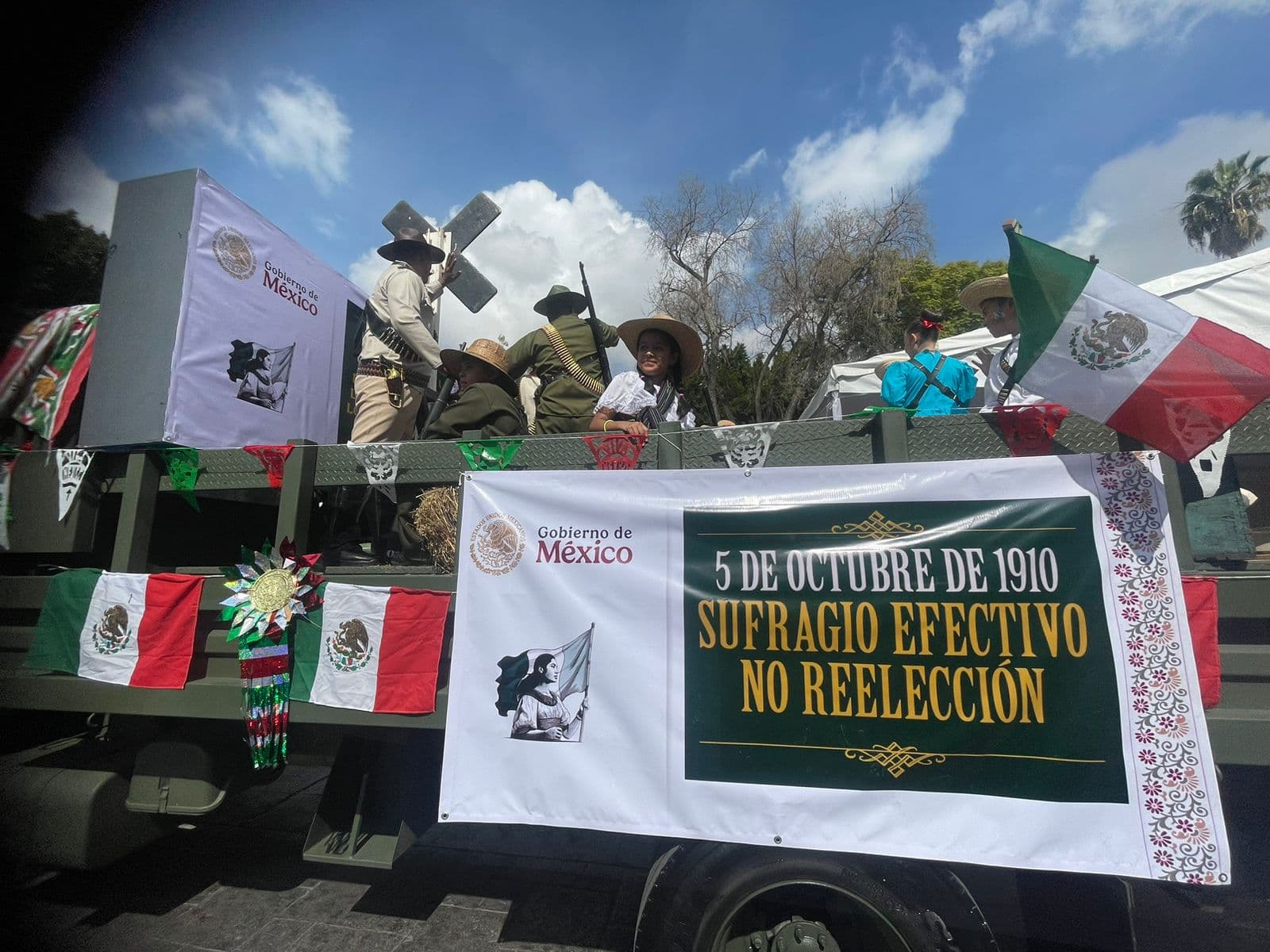 San Luis Potosí celebra 114 años de la Revolución Mexicana con desfile cívico-militar