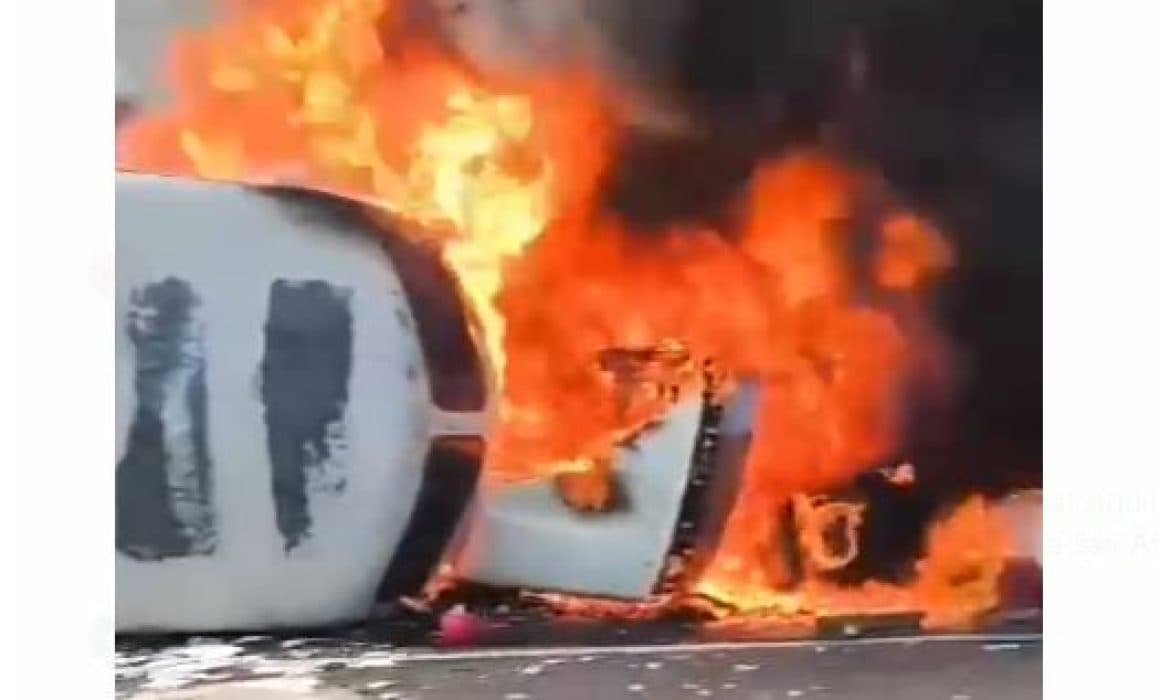Choque frontal de tráileres deja 4 muertos en la Siglo 21