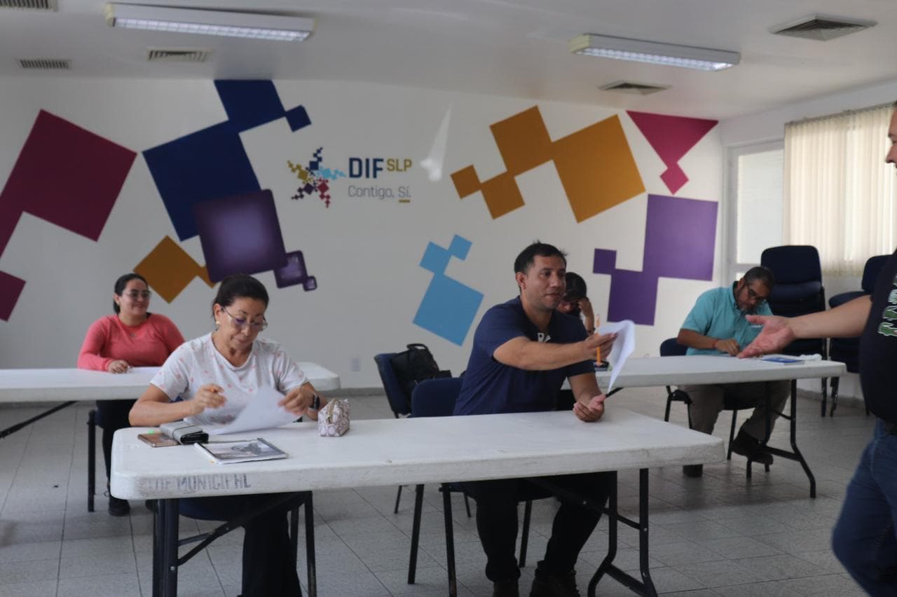 Capacita DIF municipal a potosinos con curso de Lengua de Señas Mexicana