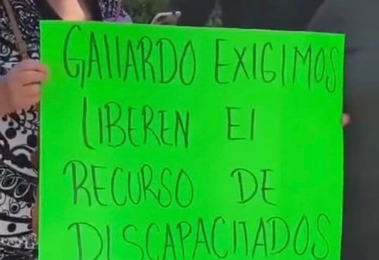 Permanecen sin pensiones potosinos con discapacidad