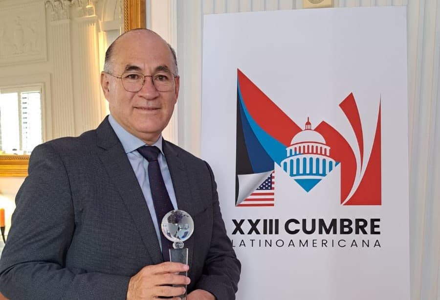 Distinguen a Alcalde Galindo en Cumbre Latinoamericana en Washington