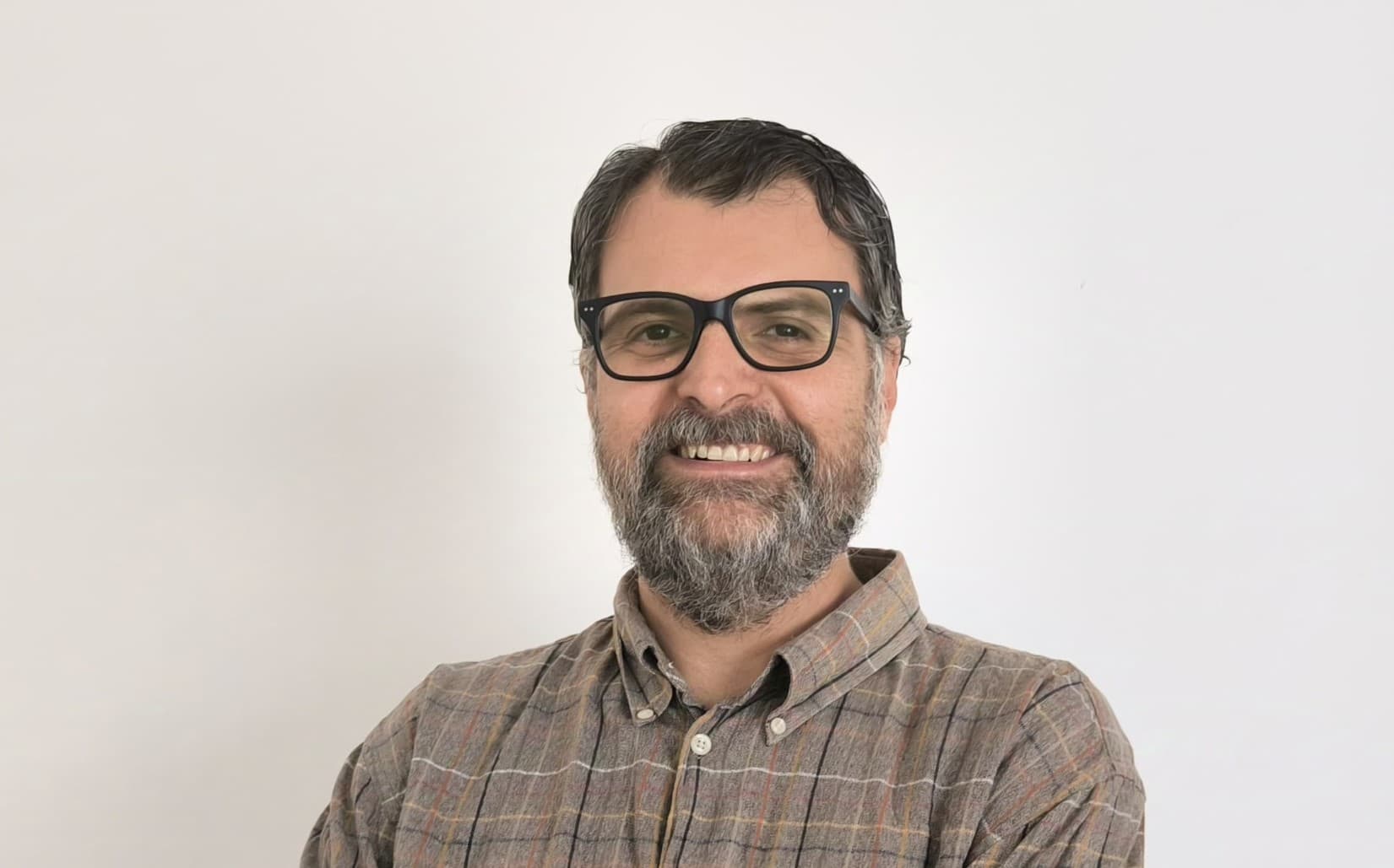 Gana docente de la UASLP prestigioso premio de escultura