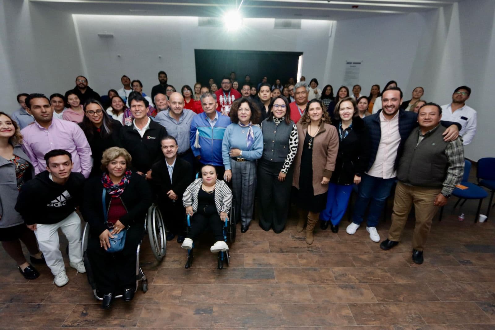 Personal de DIF Municipal se capacita en atención a personas con discapacidad