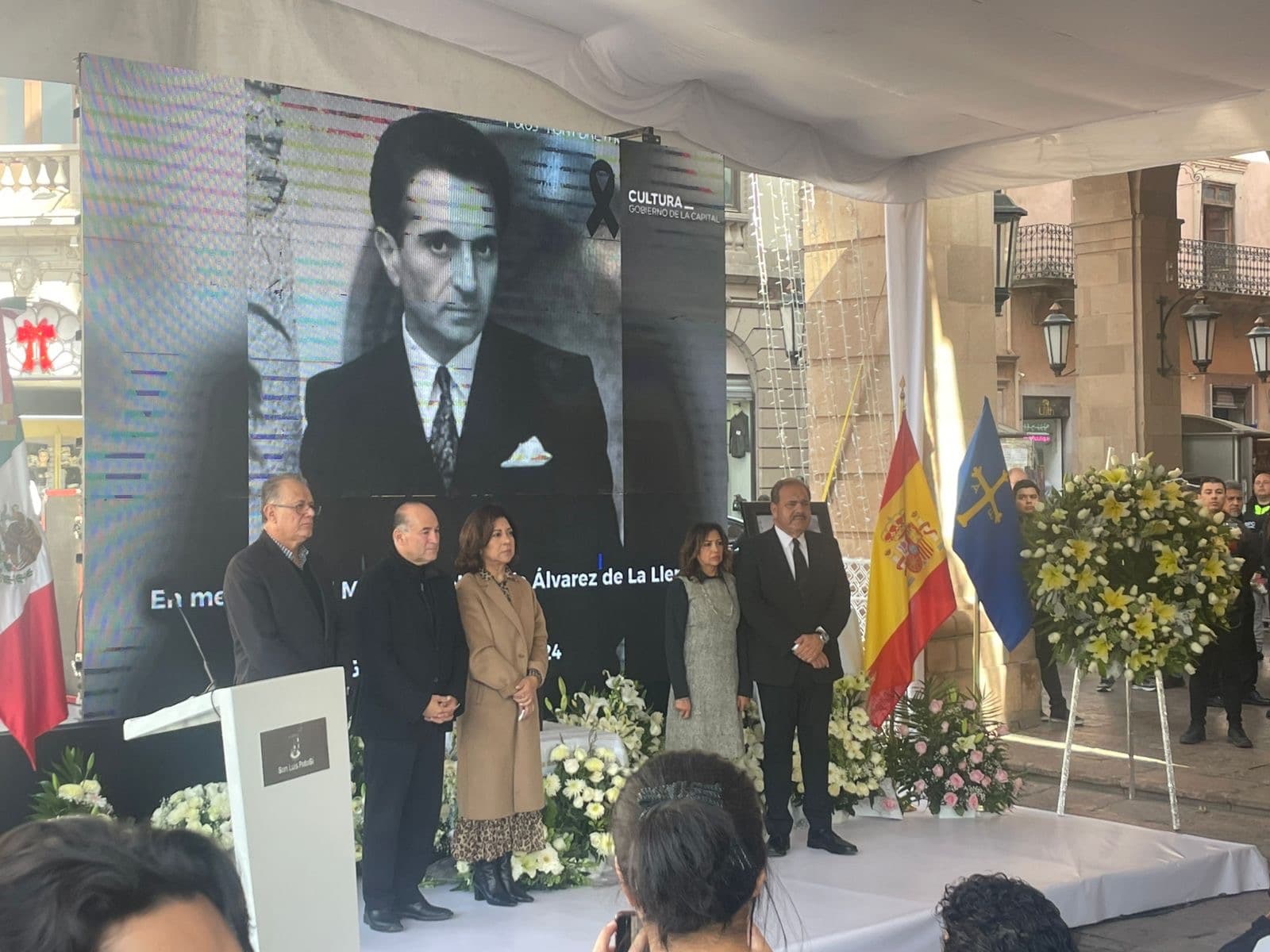Rinden homenaje póstumo a Daniel García Álvarez de la Llera en Palacio Municipal