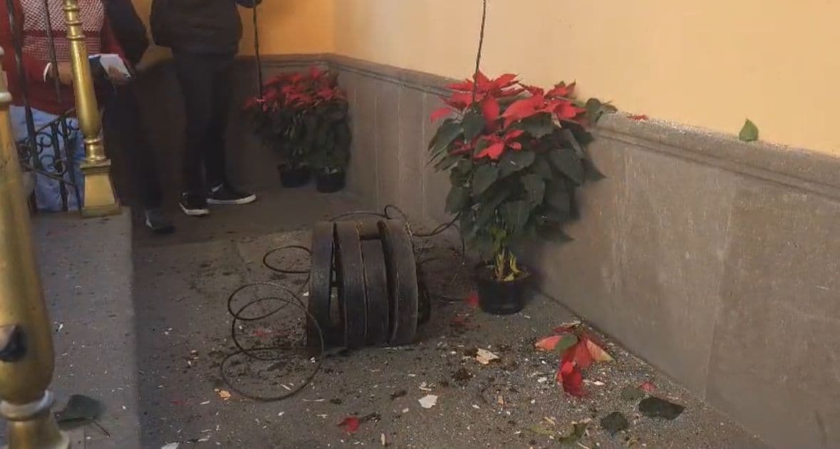 Péndulo del reloj principal de la UASLP se desploma en el Edificio Central
