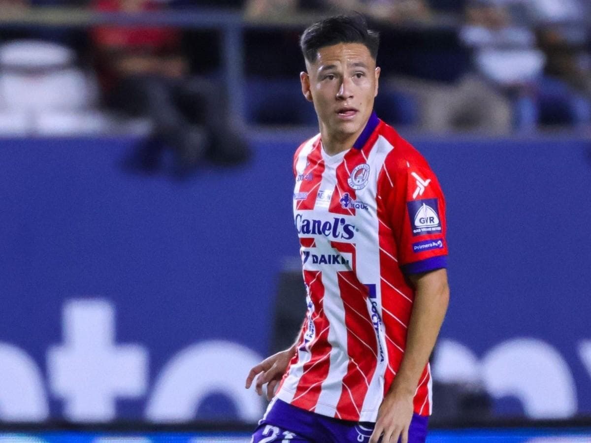Óscar Macías renueva con el Atlético de San Luis hasta 2027