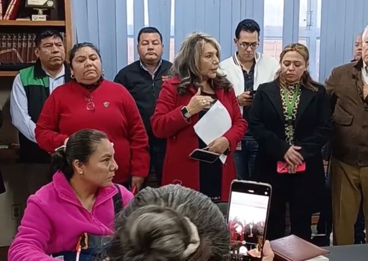 Padres de familia y SEGE sin acuerdo sobre futuro de Primaria Tipo 21 de Agosto