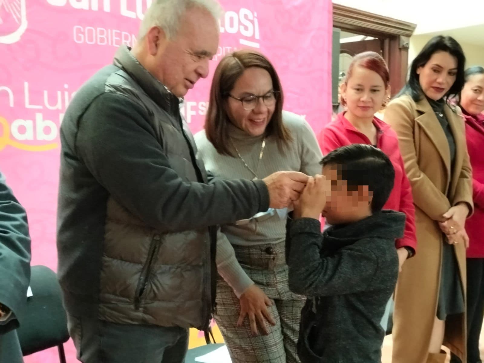 Entregan lentes graduados a estudiantes de la Escuela Municipal de Música