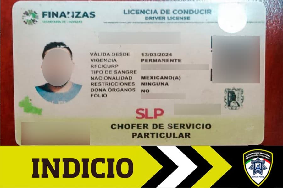 Detienen a motociclista por portar licencia de conducir apócrifa