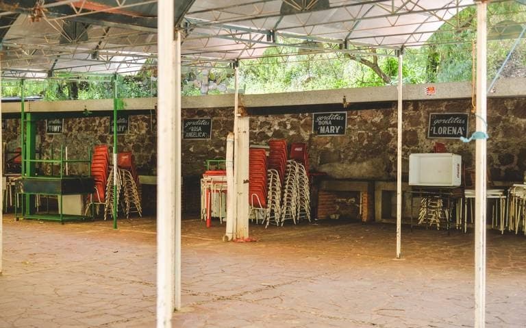 Reubicarán a comerciantes de la Presa San José por riesgo de desprendimientos