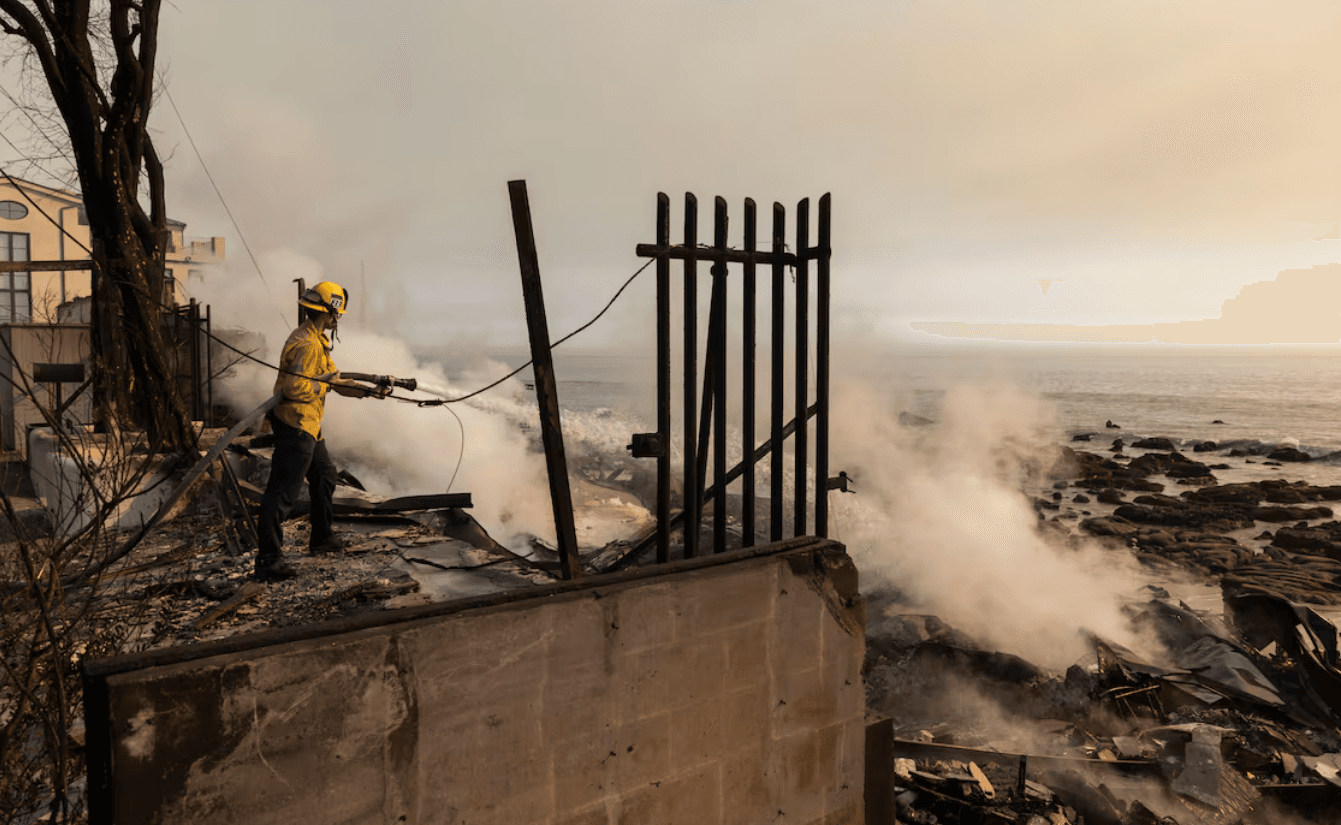 Al menos 13 desaparecidos y 11 muertos en los incendios forestales en Los Ángeles