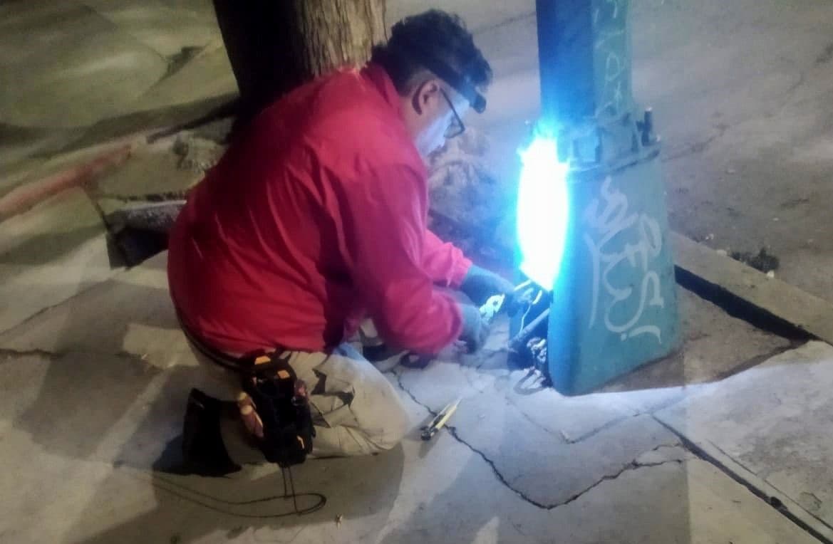 Trabaja Municipio en labores de supervisión y mantenimiento del alumbrado público