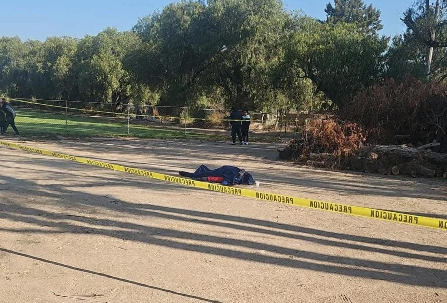 Persona muere acribillada en campos de futbol de Cerro de San Pedro