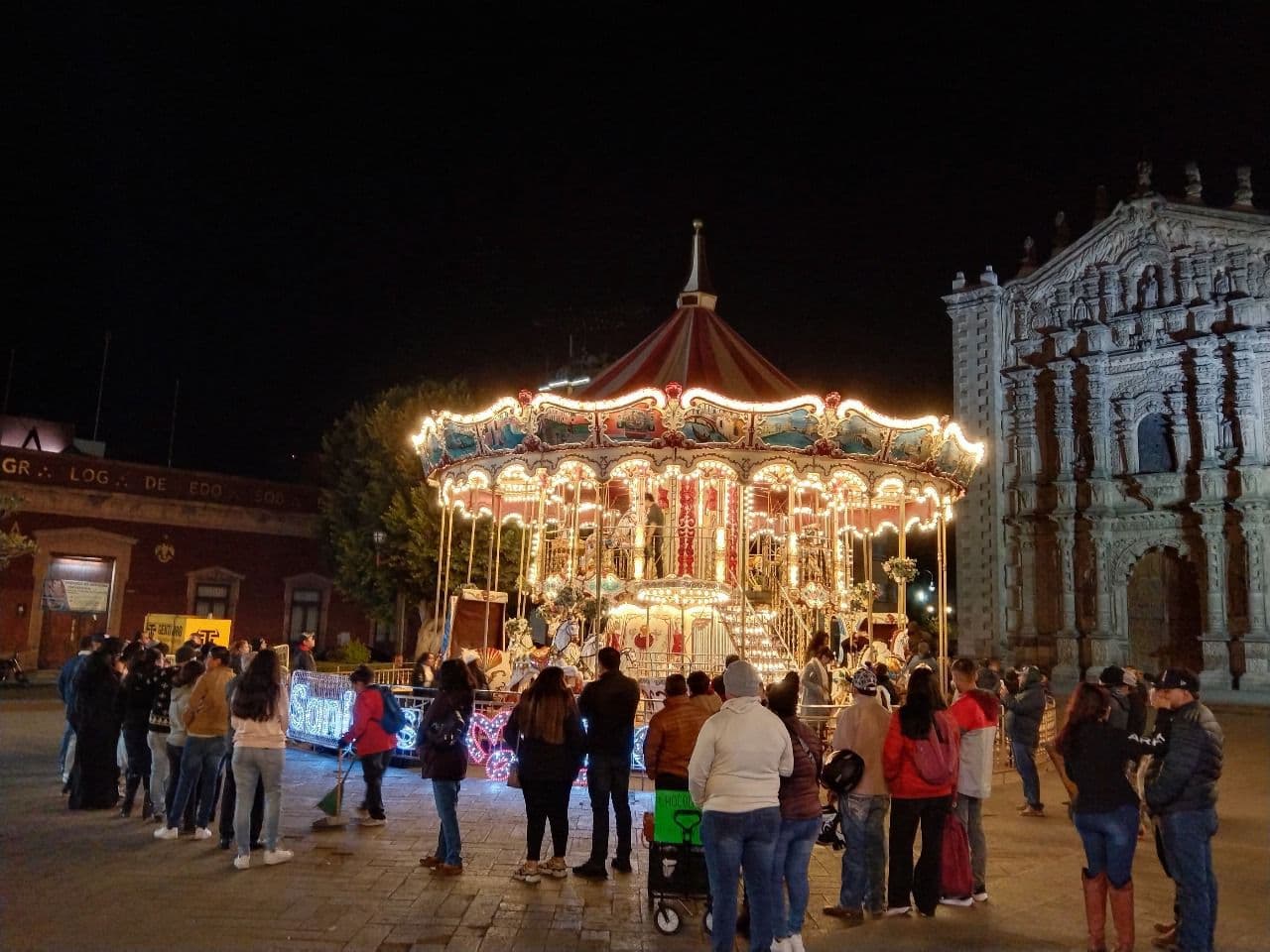 Trae temporada navideña derrama económica de más de 400 mdp a la Capital