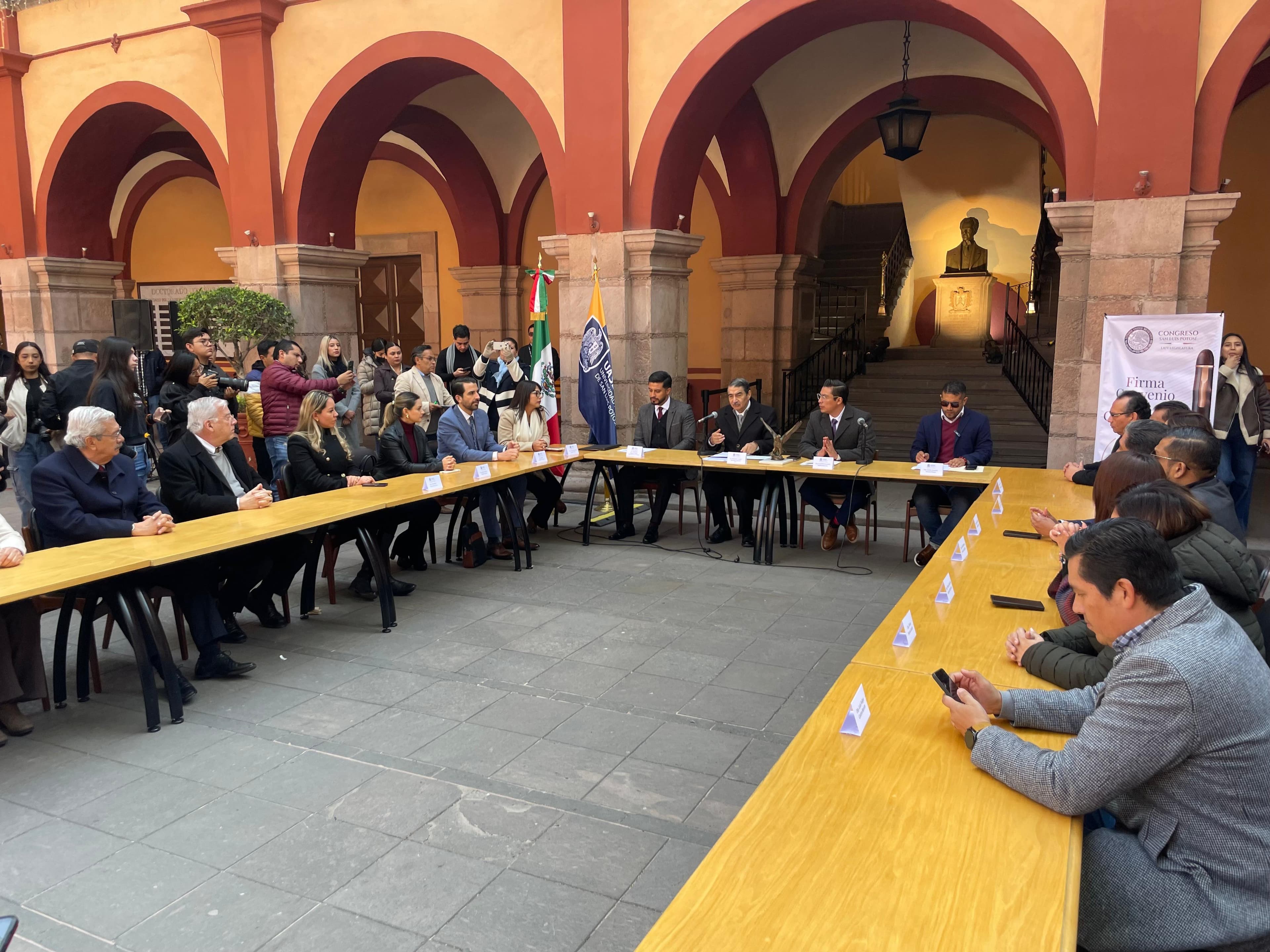 Firman convenio UASLP y Congreso del Estado para fortalecer investigaciones legislativas