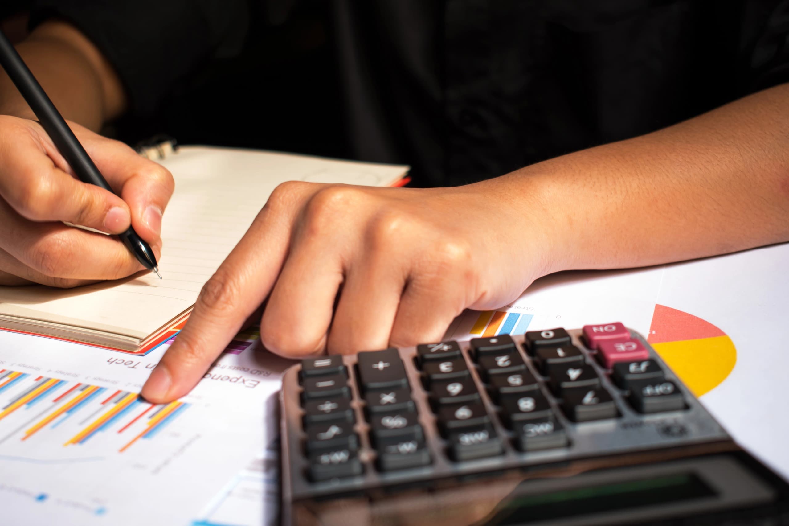 Integra UASLP inteligencia artificial al plan de estudios de Economía