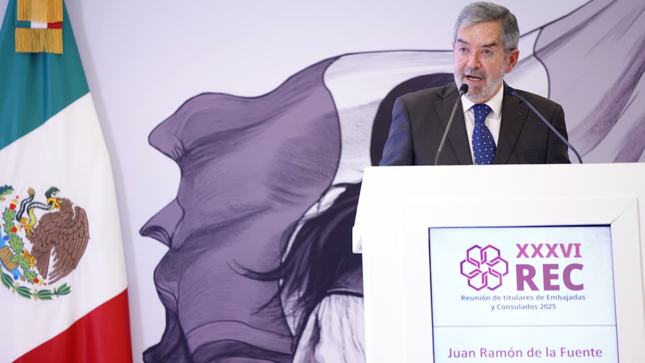 SRE anuncia despliegue de un ejército de abogados en EU