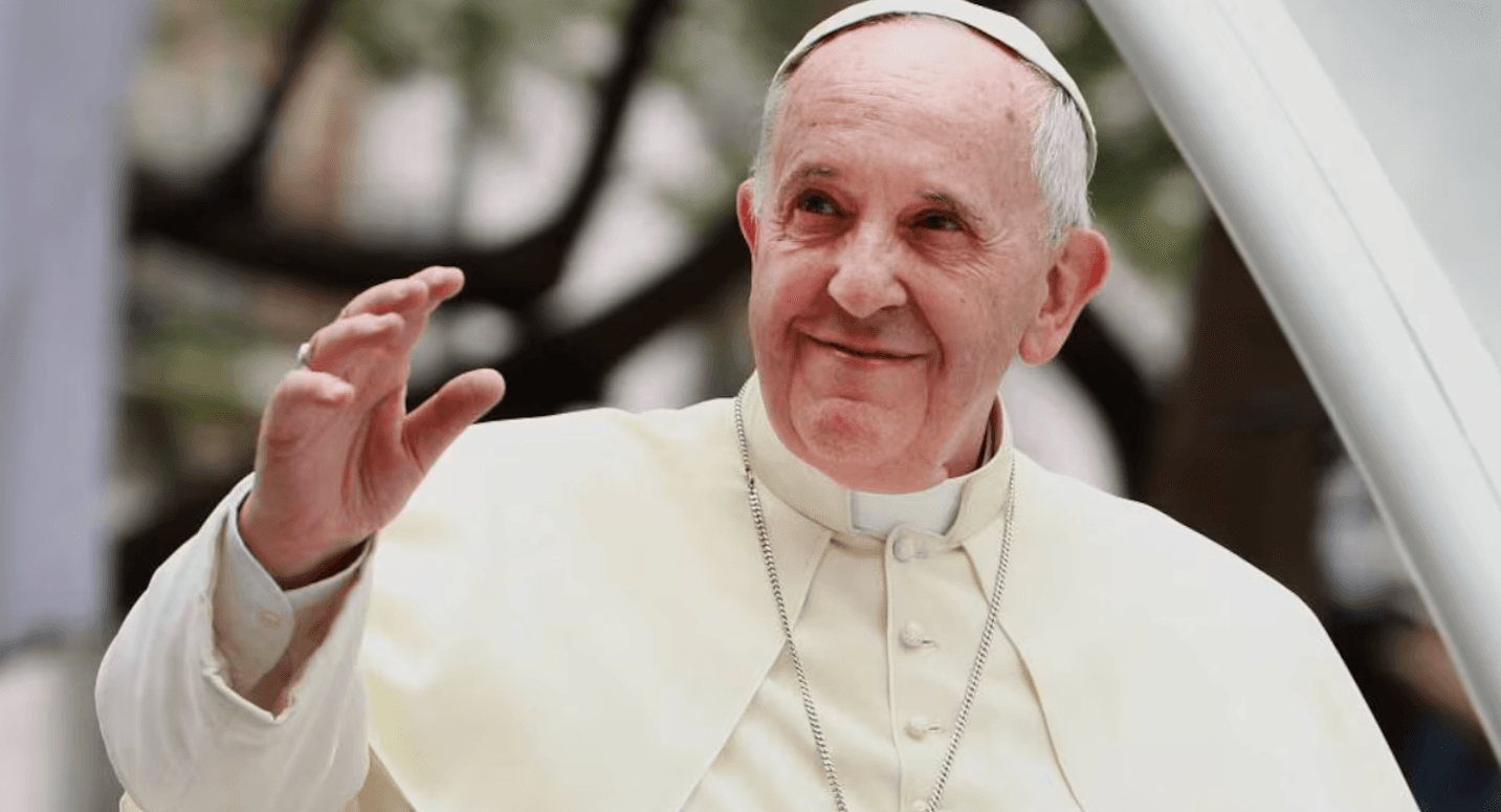 El papa Francisco es hospitalizado para exámenes médicos y tratamiento de bronquitis