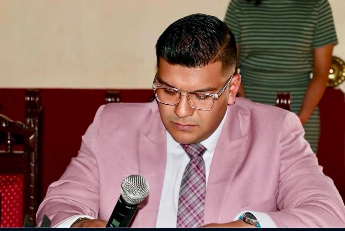 Se incorpora regidor Francisco Pedraza a Comisión de Atención a las Mujeres