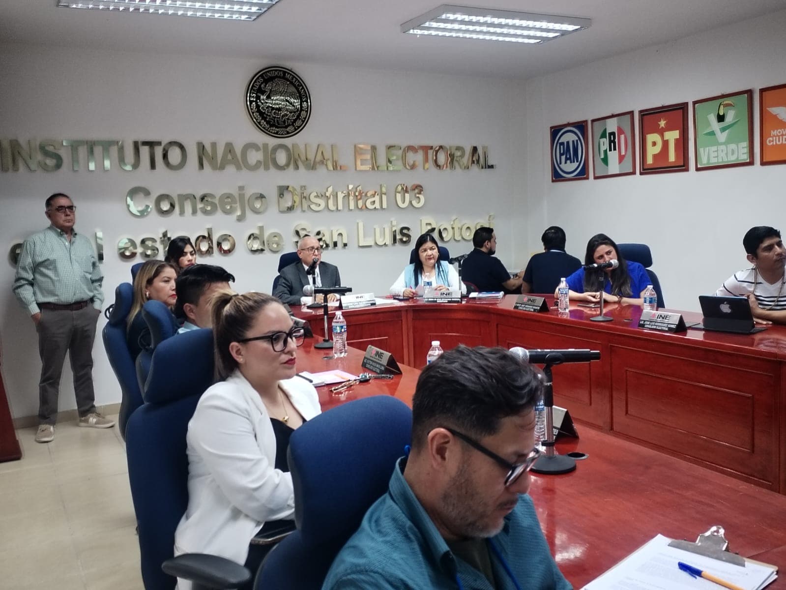 Comienza INE selección de funcionarios de casillas para elecciones judiciales en SLP